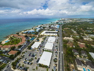 Fototapeta na wymiar Flug über George Town, George Town, Grand Cayman, Cayman Islands, Karibik