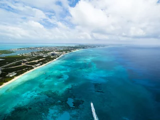 Papier Peint photo autocollant Plage de Seven Mile, Grand Cayman Flug über George Town und den Seven Miles Beach, Luxus Hotels und Appartements,  George Town, Grand Cayman, Cayman Islands, Karibik