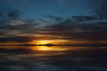 Fototapeta na wymiar Uyuni sunset