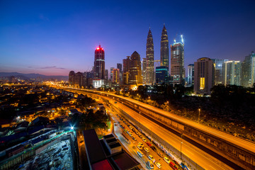 Fototapeta na wymiar Kuala lumpur tower skyline