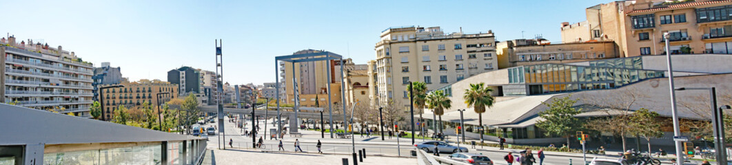 Fototapeta na wymiar Vista de la plaza de Lesseps, Barcelona