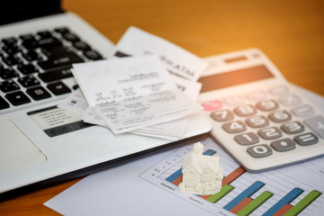 Concept,Calculate income and expenses. to buy a house.