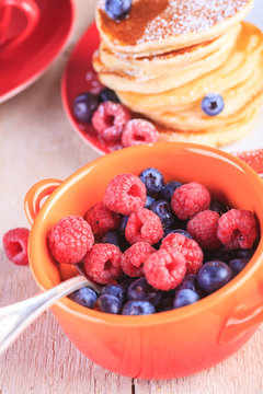 pancakes with raspberries