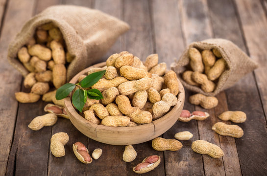 Fresh organic peanuts in the bowl