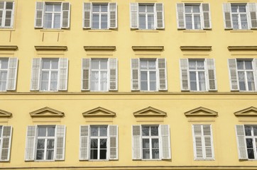 Fototapeta na wymiar Row of windows in Graz, Austria