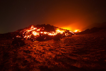 Colata di lava sul vulcano Etna