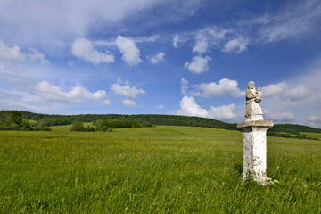 Kamienna figura w Zdyni © Jurek Adamski
