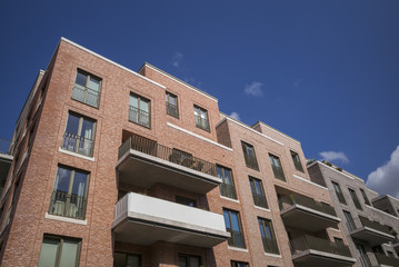 Fassade eines modernen Wohngebäudes in Hamburg, Deutschland