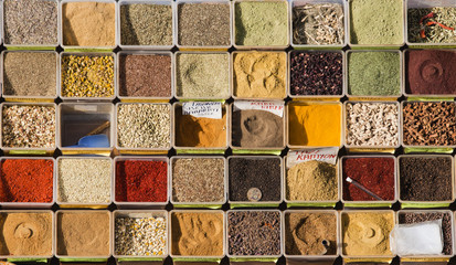 Naklejka premium Spice stall Selçuk market Turkey