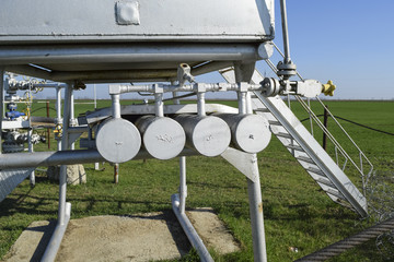Dosage unit and container with methanol. Additional equipment for oil and gas wells