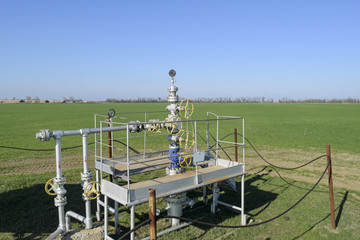 The equipment and technologies on oil fields. Oil well
