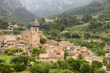 Fototapeta na wymiar Valldemossa - old mountain village in beautiful landscape scenery of Mallorca, Spain