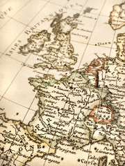 アンティークの世界地図　フランスとイギリス