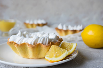 Tartlets from shortcake with lemon cream