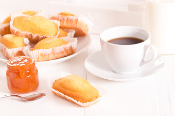 Breakfast with plumcake. 