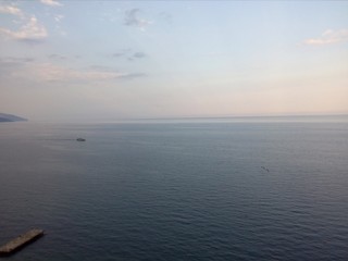 катер в море