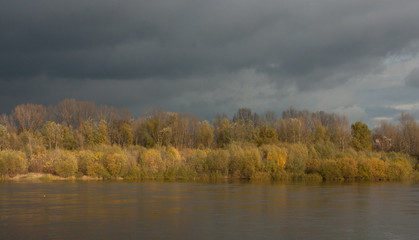 Fototapeta na wymiar Wistula river in the Warsaw Poland
