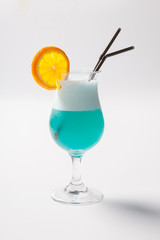 blue Hawaiian cocktail with a slice of orange