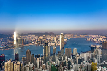 Fototapeta premium Międzynarodowe Centrum Finansowe z panoramą miasta w Victoria, Hong Kong