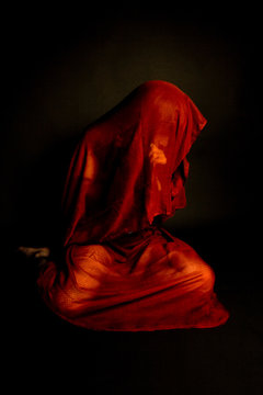 Femme Voil&eacute;e