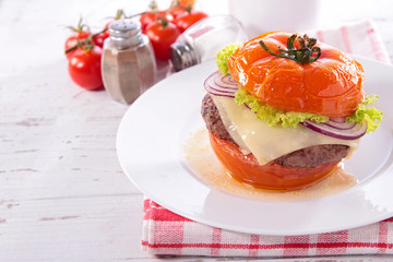 tomato,beef and cheese