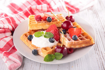 waffle with fruits
