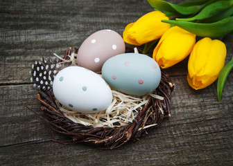 Obraz premium Easter eggs in a nest