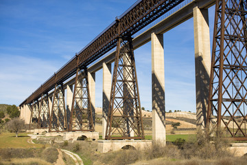 Metal bridge train