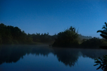 Fototapeta na wymiar Night on the lake