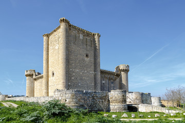 Fototapeta na wymiar Castle of Villafuerte of Esgueva