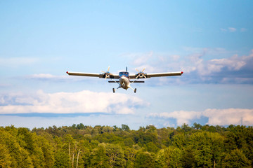 landing plane small