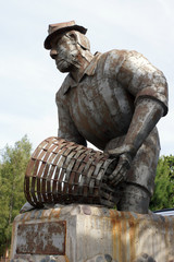 Skulptur El Charco am Parque Ruben Diaz in Puerto de la Aldea