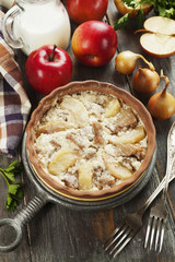 Pork stewed with apples