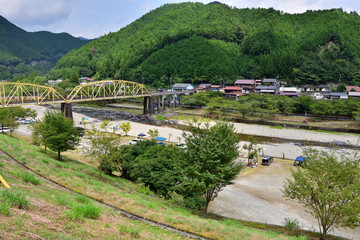 北山川で川遊びをする人々(2016年8月)