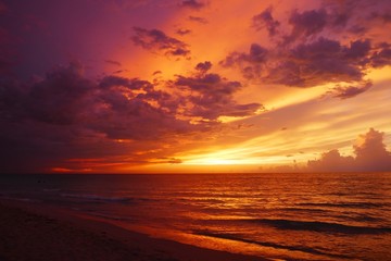 Fototapeta na wymiar Sonnenuntergang in der Karibik