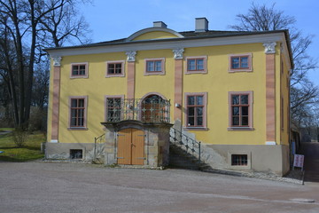 Fototapeta premium Kavaliershaus im Park Belvedere