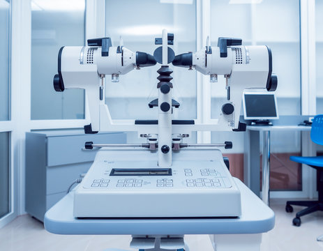 Synoptophore. Strabismus treatment. Squint test. Orthoptics.