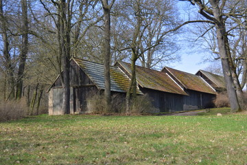 Lagerh&auml;user im Park Belvedere
