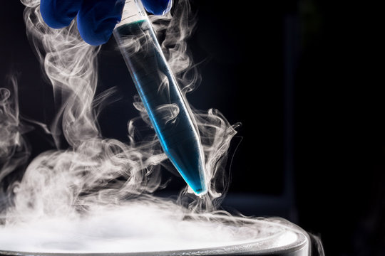 Experiment with a tube containing blue liquid in liquid nitrogen