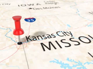 Foto op Plexiglas Pushpin on Kansas city map © Julydfg
