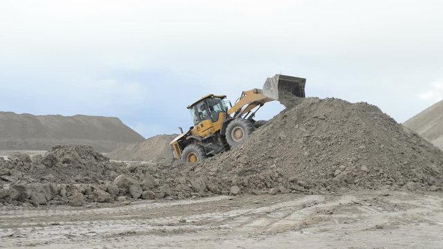 Heavy wheel loader working
