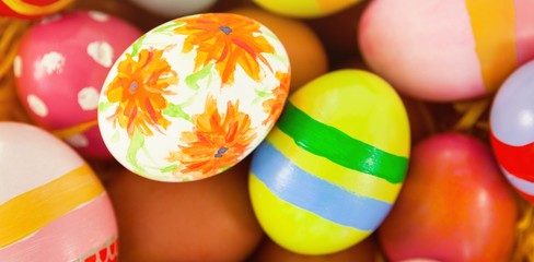 Fototapeta na wymiar Colorful painted easter eggs