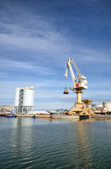 Obraz premium Sea trading port activities