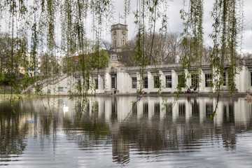 Obraz premium Rudolph-Wilde-Park Rathaus Schöneberg