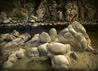 Fototapeta na wymiar river rocks