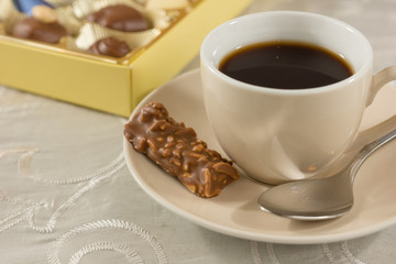 Pralinen und Kaffee