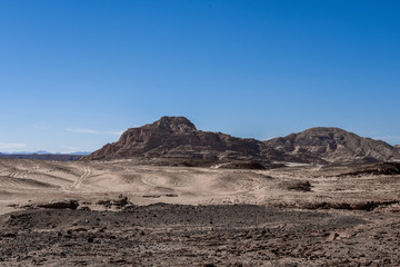 Mountain ranges in the deserts