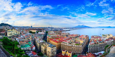 Papier Peint photo autocollant Naples Paysage marin panoramique de Naples, vue sur le port dans le golfe de Naples, Torre del Greco et le Vésuve. La province de Campanie. Italie.