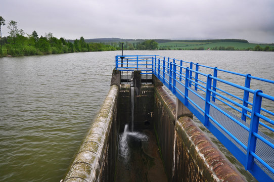 Dam water reservoir construction pond