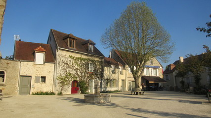 Place de l'église, Les Loges en Josas